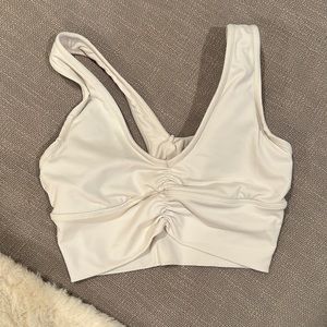 Wild Thing cream Alo sports bra